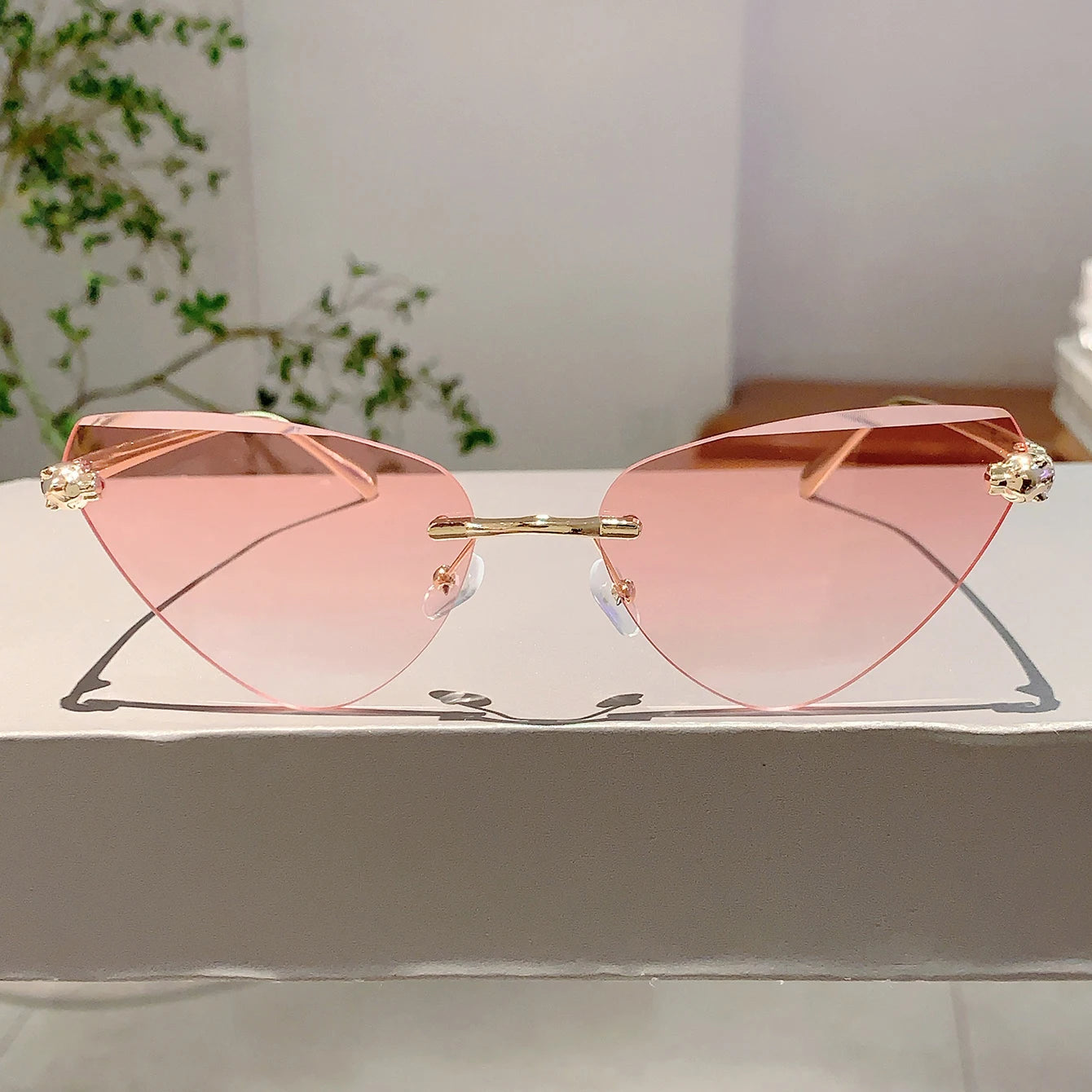 KAMMPT Retro Metal Rimless Triangle Sunglasses Women Luxury Brand Beach Gradient Sun Glasses Ladies Fashion Decor Pink Shades