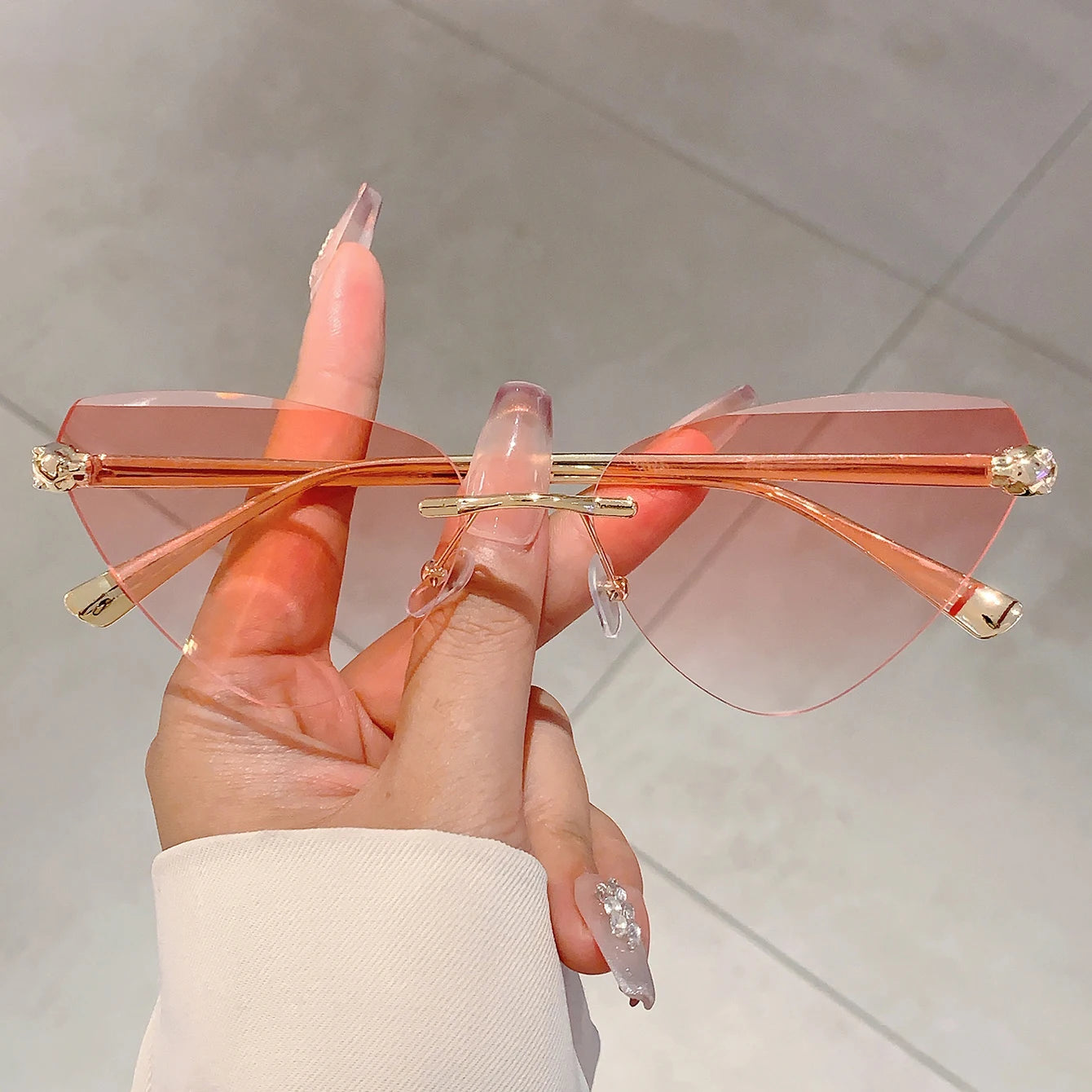 KAMMPT Retro Metal Rimless Triangle Sunglasses Women Luxury Brand Beach Gradient Sun Glasses Ladies Fashion Decor Pink Shades