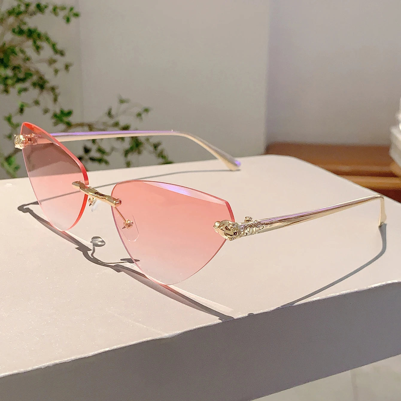 KAMMPT Retro Metal Rimless Triangle Sunglasses Women Luxury Brand Beach Gradient Sun Glasses Ladies Fashion Decor Pink Shades