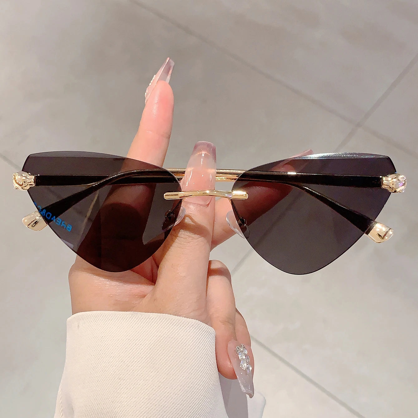 KAMMPT Retro Metal Rimless Triangle Sunglasses Women Luxury Brand Beach Gradient Sun Glasses Ladies Fashion Decor Pink Shades