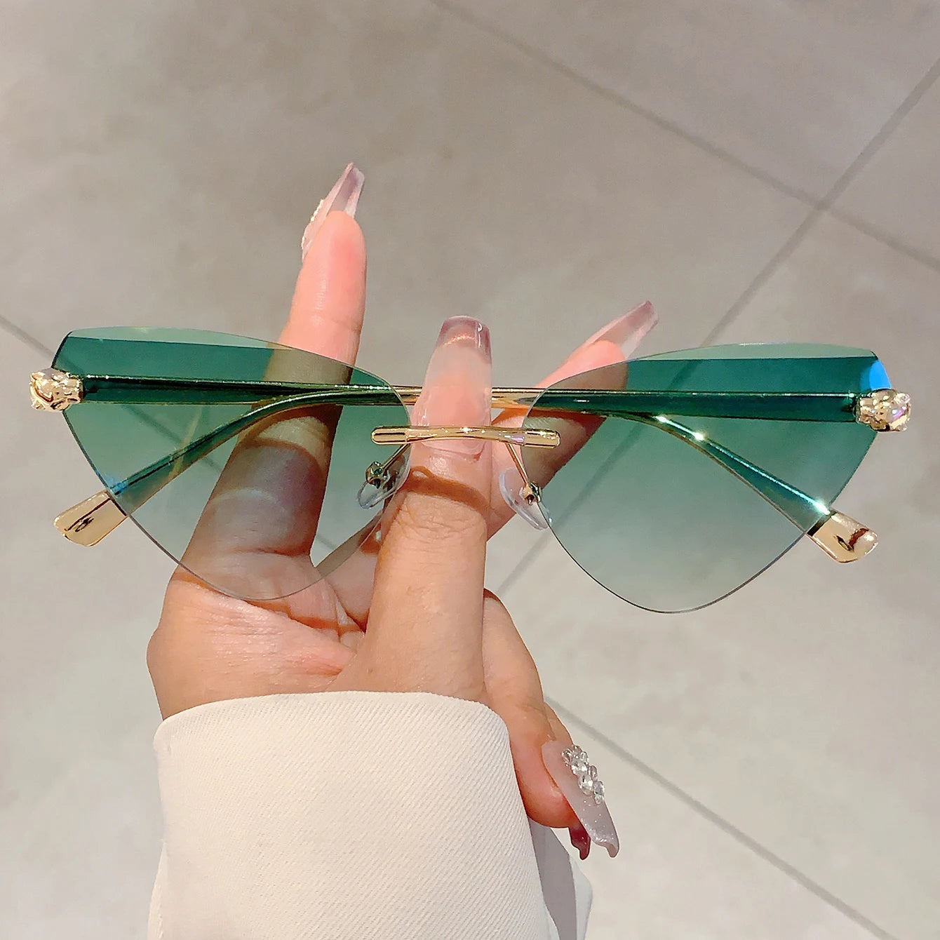 KAMMPT Retro Metal Rimless Triangle Sunglasses Women Luxury Brand Beach Gradient Sun Glasses Ladies Fashion Decor Pink Shades